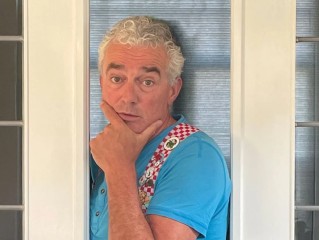 Peter van der Maas: ‘IETSERTUSSENIN’!